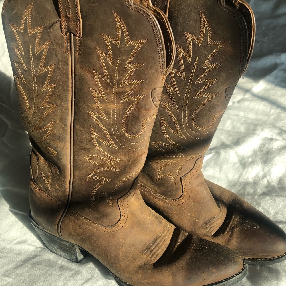 Ariat vintage cowboy boots